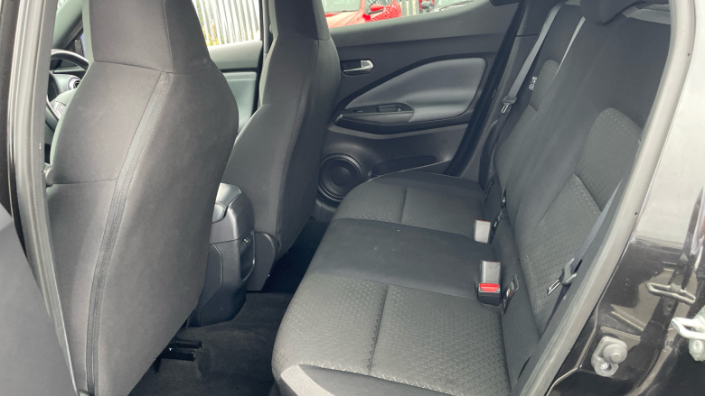 Nissan Juke 1.0 DiG-T 114 N-Connecta 5dr Petrol Hatchback